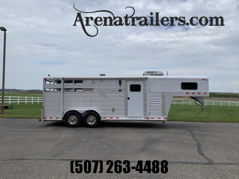 2005 C and C Trailers 2H GN Weekender Horse Trailer 2005 C and C Trailers 2H GN Weekender Horse Trailer