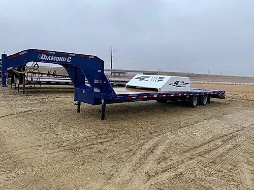 2020 Diamond C 102" x 32' Gooseneck Flatbed Trailer 2020 Diamond C 102" x 32' Gooseneck Flatbed Trailer