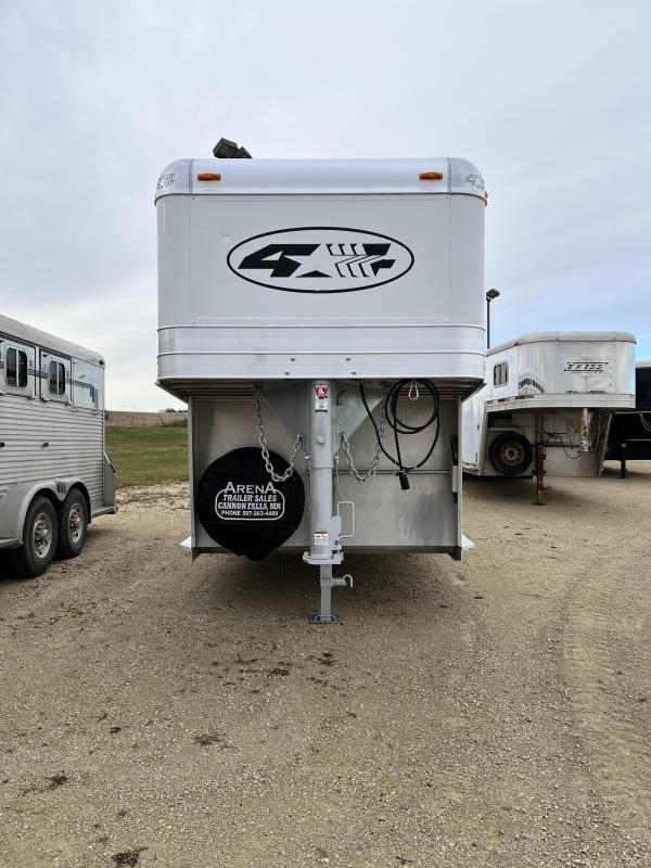 2016 4-Star Trailers 28' Livestock Trailer 2016 4-Star Trailers 28' Livestock Trailer