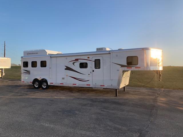 Bison 2013 Trailers 3H LQ Horse Trailer Bison 2013 Trailers 3H LQ Horse Trailer