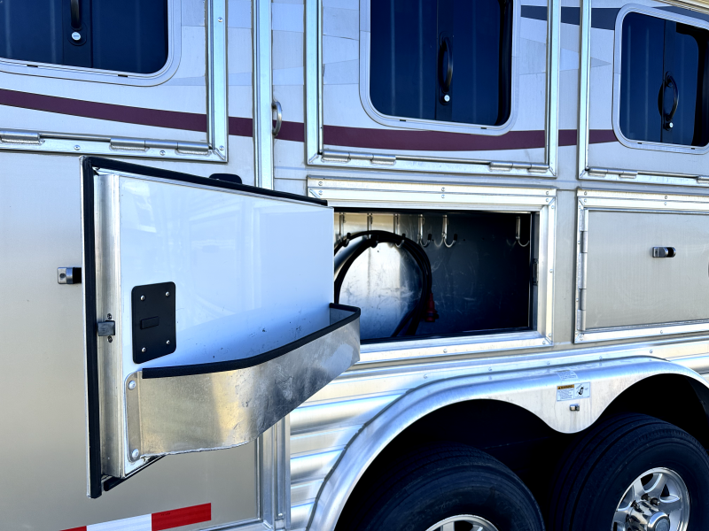 used Horse Trailers 4-Star Trailers  for sale, in Randolph, MN Thumbnail 6