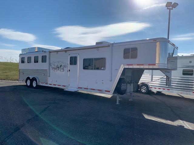 2004 Featherlite 5127 Horse Trailer 2004 Featherlite 5127 Horse Trailer