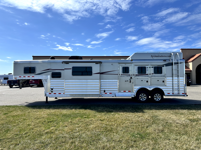 used Horse Trailers 4-Star Trailers  for sale, in Randolph, MN Thumbnail 2