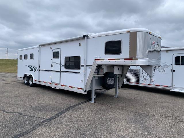 2004 Exiss Trailers 8312 Horse Trailer 2004 Exiss Trailers 8312 Horse Trailer