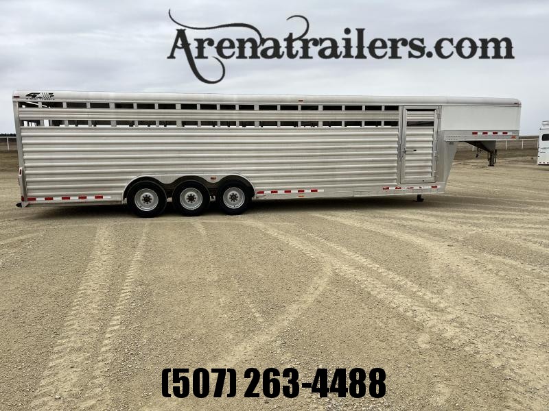 2013 4-Star Trailers 30' Livestock Trailer 2013 4-Star Trailers 30' Livestock Trailer