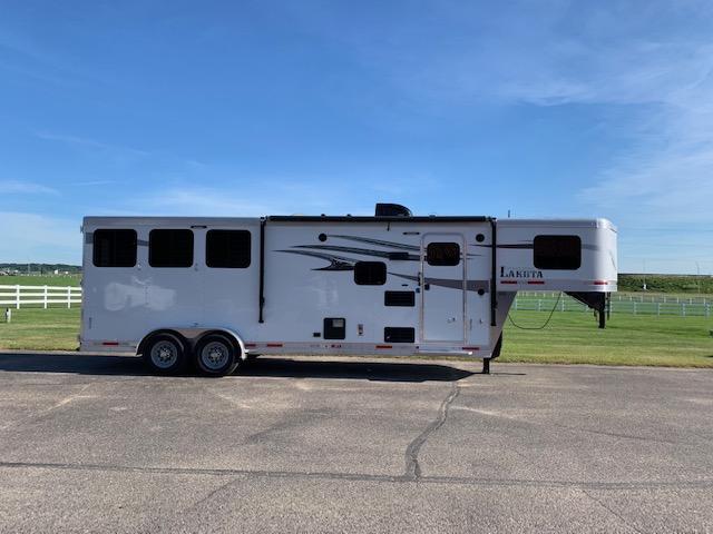 2018 Lakota Charger Horse Trailer 2018 Lakota Charger Horse Trailer