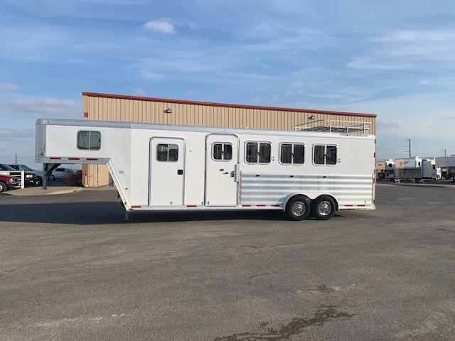 2013 Featherlite 4H GN Horse Trailer 2013 Featherlite 4H GN Horse Trailer