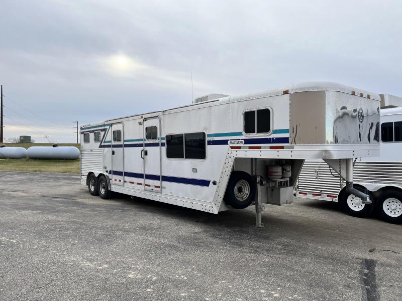 1996 Exiss Trailers Weekender Horse Trailer 1996 Exiss Trailers Weekender Horse Trailer