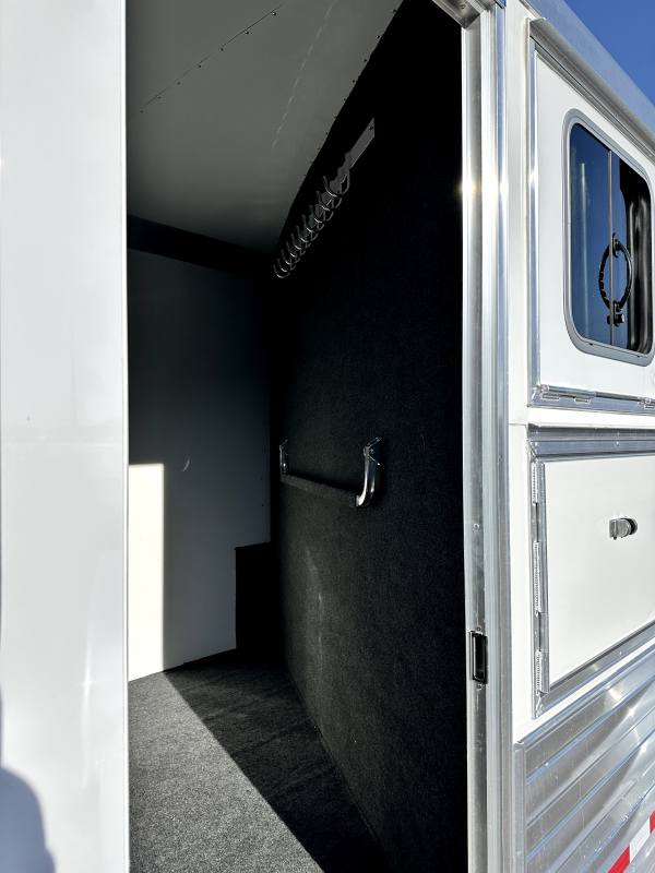 used Horse Trailers 4-Star Trailers  for sale, in Randolph, MN Thumbnail 5