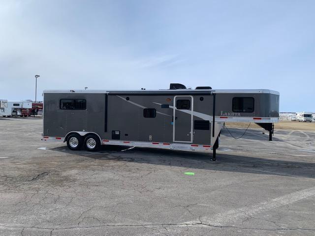 2018 Lakota 3H LQ Horse Trailer 2018 Lakota 3H LQ Horse Trailer