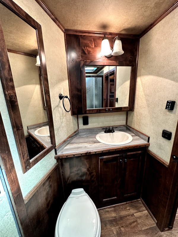 used Horse Trailers 4-Star Trailers  for sale, in Randolph, MN Thumbnail 28