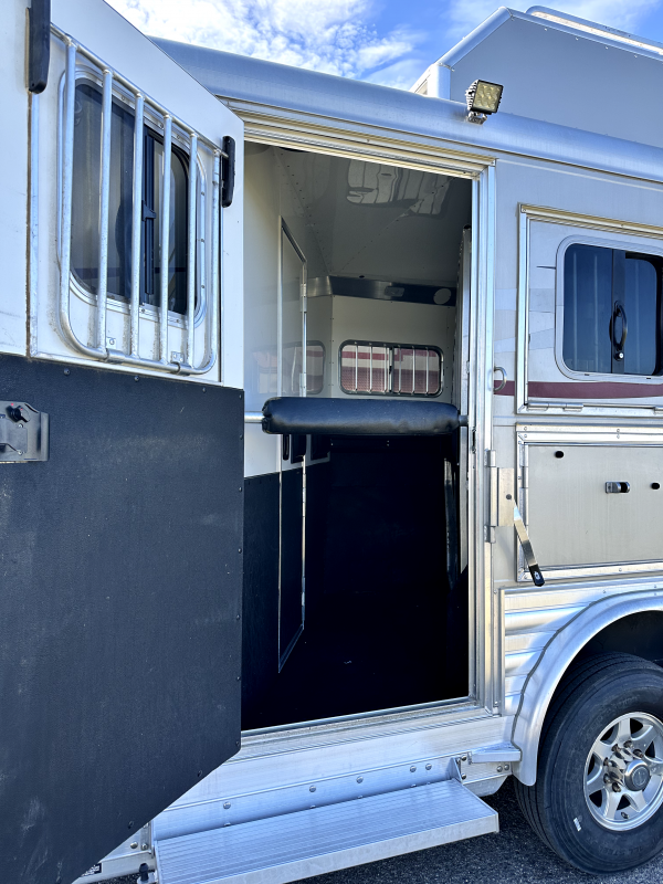 used Horse Trailers 4-Star Trailers  for sale, in Randolph, MN Thumbnail 5