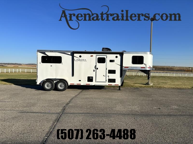 2023 Lakota 3H Slant 11' LQ Charger C8311SR Horse Trailer Living