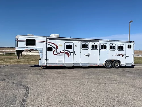Eby 1999 5H LQ Horse Trailer Eby 1999 5H LQ Horse Trailer