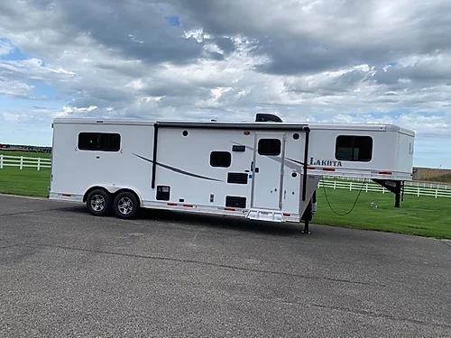 2020 Lakota Colt 3H LQ Horse Trailer 2020 Lakota Colt 3H LQ Horse Trailer