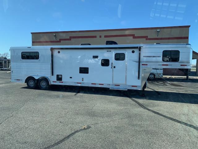 SMC 2021 Horse Trailers 3H LQ Horse Trailer SMC 2021 Horse Trailers 3H LQ Horse Trailer