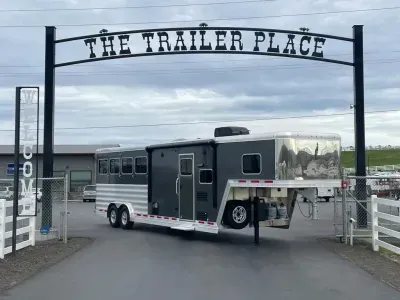 2026 Featherlite 9808 8' Wide 4H LQ GN Trailer