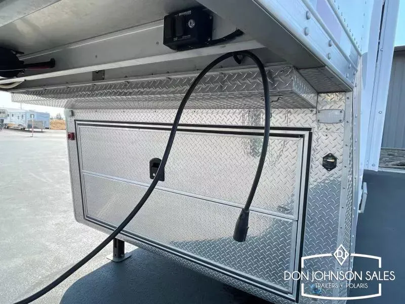 2019 Featherlite