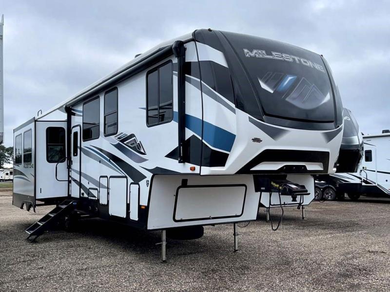 2022 Heartland RV MILESTONE 326RL 2022 Heartland RV MILESTONE 326RL