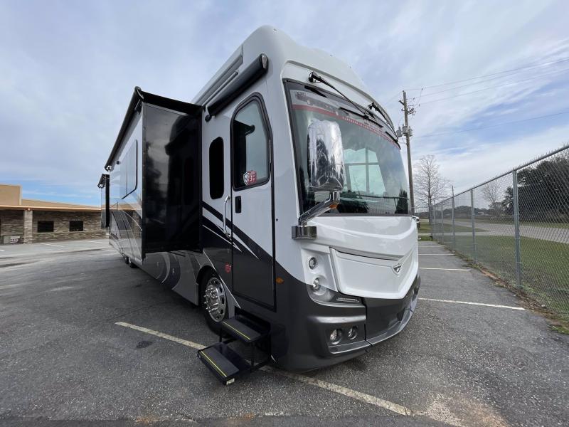 2022 Fleetwood RV DISCOVERY LXE 44S 2022 Fleetwood RV DISCOVERY LXE 44S
