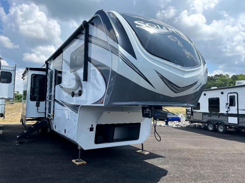 2022 Grand Design RV SOLITUDE 390RK-R 2022 Grand Design RV SOLITUDE 390RK-R