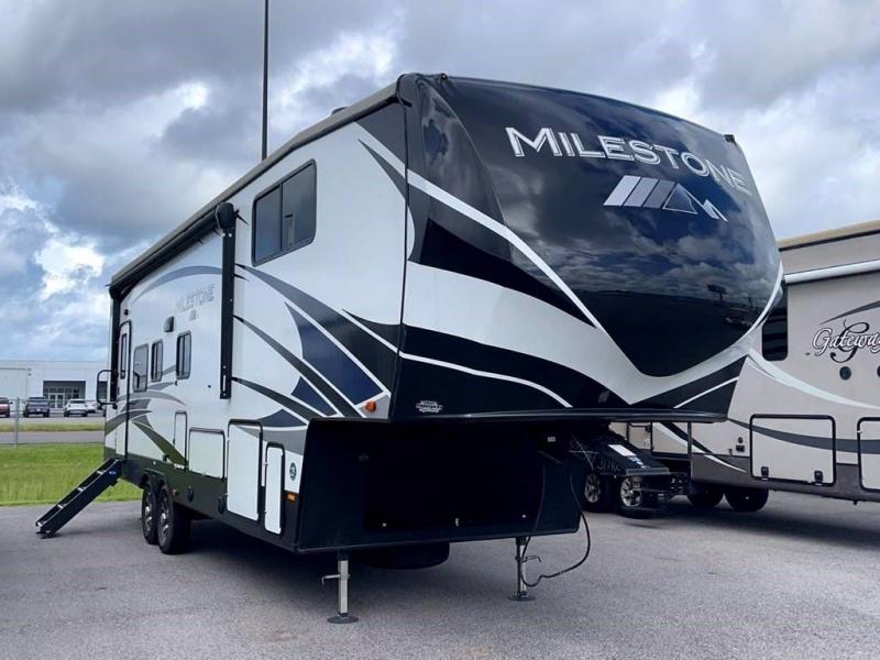 2020 Heartland RV MILESTONE 317RL 2020 Heartland RV MILESTONE 317RL