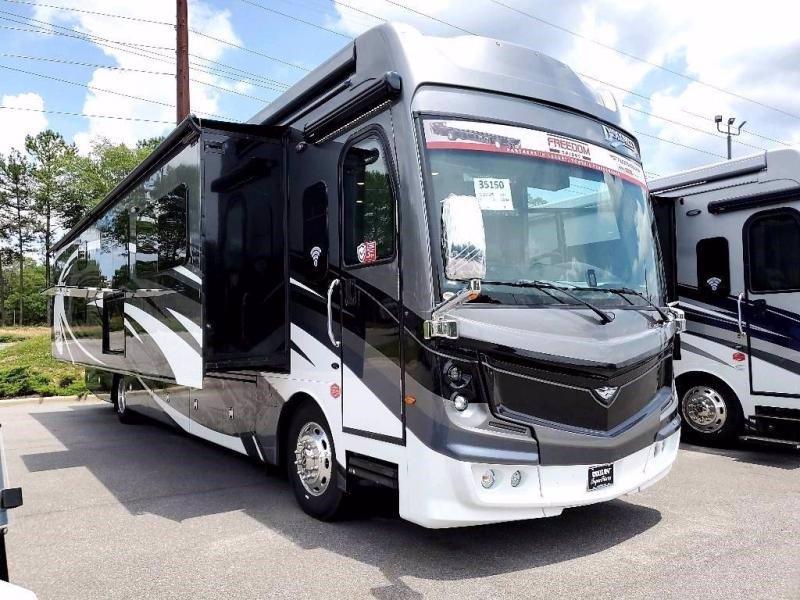 2020 Fleetwood RV Discovery LXE 40G 2020 Fleetwood RV Discovery LXE 40G