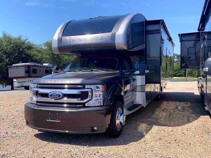 2021 Thor Motor Coach MAGNITUDE BH35 2021 Thor Motor Coach MAGNITUDE BH35