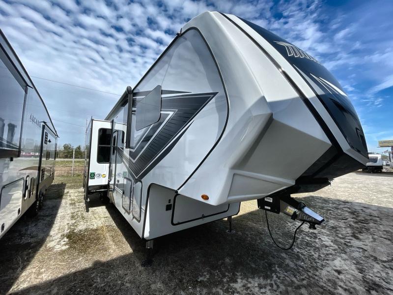 2022 Grand Design RV MOMENTUM 351MS-R 2022 Grand Design RV MOMENTUM 351MS-R
