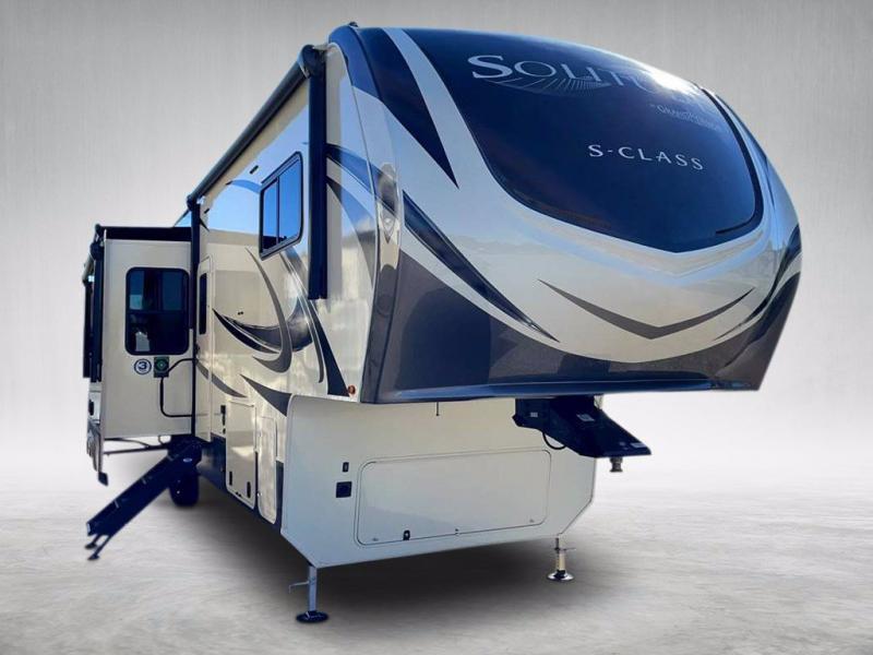 2021 Grand Design RV SOLITUDE 3950BH-R 2021 Grand Design RV SOLITUDE 3950BH-R