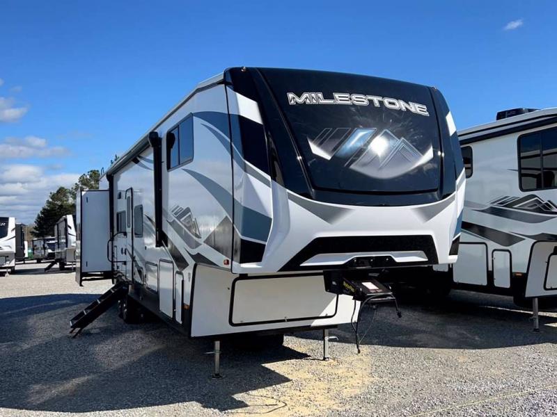 2022 Heartland RV MILESTONE 386BH 2022 Heartland RV MILESTONE 386BH