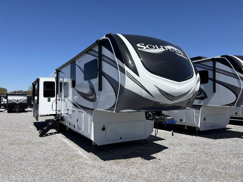 2022 Grand Design RV SOLITUDE 378MBS-R 2022 Grand Design RV SOLITUDE 378MBS-R