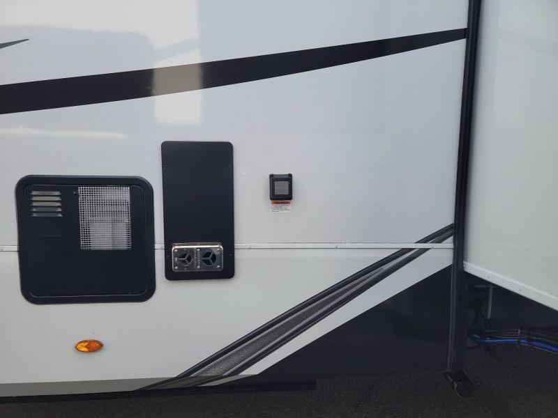 2022 Grand Design RV SOLITUDE 375RES-R 2022 Grand Design RV SOLITUDE 375RES-R