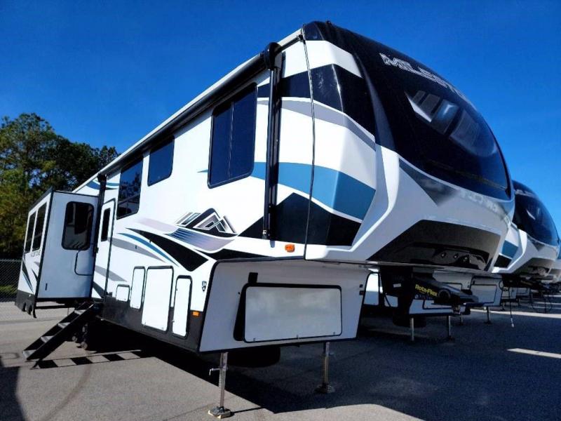 2022 Heartland RV MILESTONE 326RL 2022 Heartland RV MILESTONE 326RL