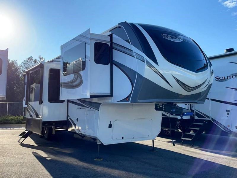 2022 Grand Design RV SOLITUDE 346FLS-R 2022 Grand Design RV SOLITUDE 346FLS-R