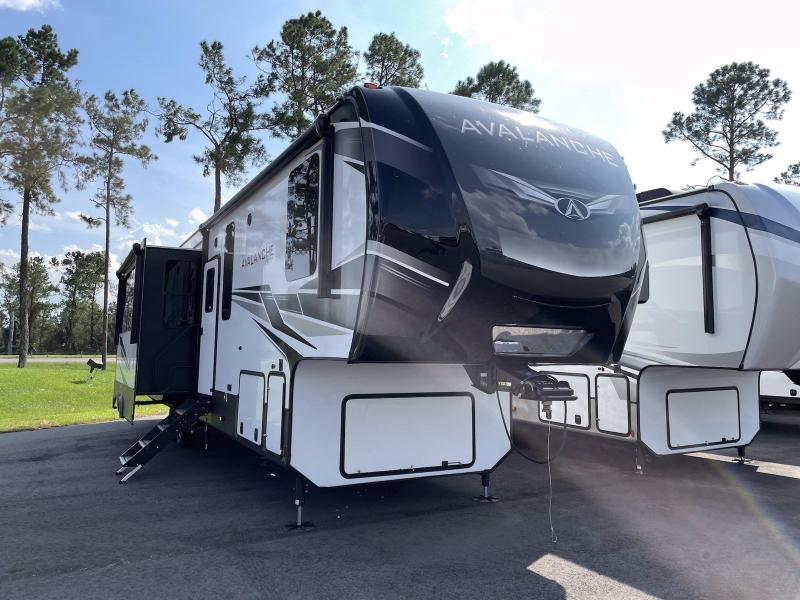2021 Keystone RV AVALANCHE 390DS 2021 Keystone RV AVALANCHE 390DS