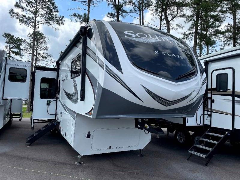 2022 Grand Design RV SOLITUDE 3740BH-R 2022 Grand Design RV SOLITUDE 3740BH-R