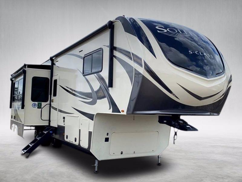 2021 Grand Design RV SOLITUDE 3950BH-R 2021 Grand Design RV SOLITUDE 3950BH-R