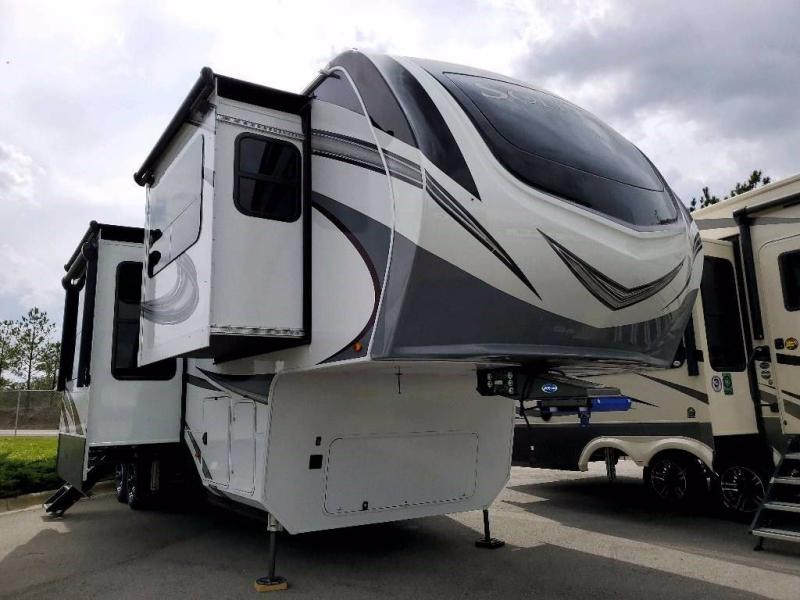 2021 Grand Design RV SOLITUDE 346FLS-R 2021 Grand Design RV SOLITUDE 346FLS-R