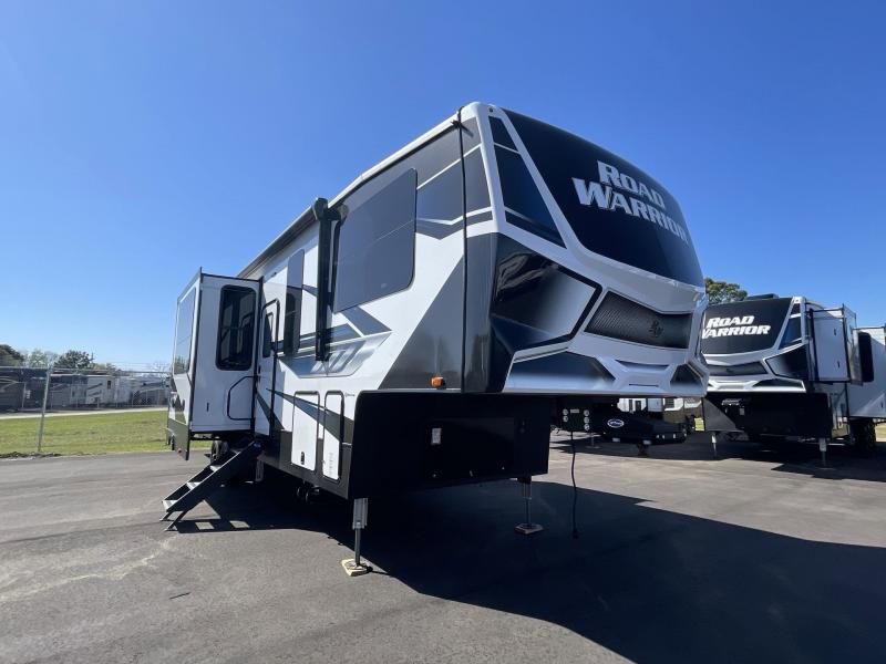2022 Heartland RV ROAD WARRIOR 375RW 2022 Heartland RV ROAD WARRIOR 375RW