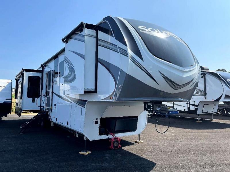 2022 Grand Design RV SOLITUDE 373FB-R 2022 Grand Design RV SOLITUDE 373FB-R