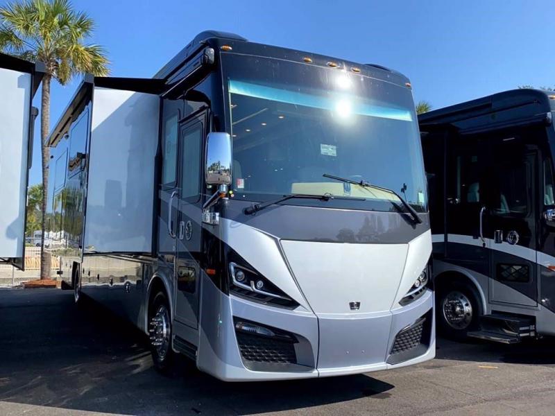 2021 Tiffin Motorhomes PHAETON 40 IH 2021 Tiffin Motorhomes PHAETON 40 IH