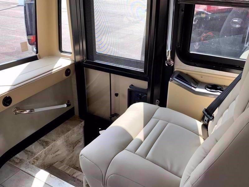 2021 Tiffin Motorhomes PHAETON 40 QBH 2021 Tiffin Motorhomes PHAETON 40 QBH