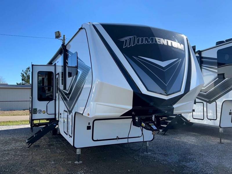 2022 Grand Design RV MOMENTUM 351MS-R 2022 Grand Design RV MOMENTUM 351MS-R