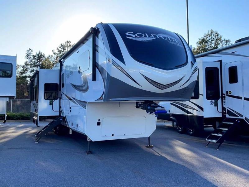 2022 Grand Design RV SOLITUDE 345GK-R 2022 Grand Design RV SOLITUDE 345GK-R