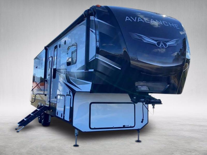 2021 Keystone RV AVALANCHE 295RK 2021 Keystone RV AVALANCHE 295RK