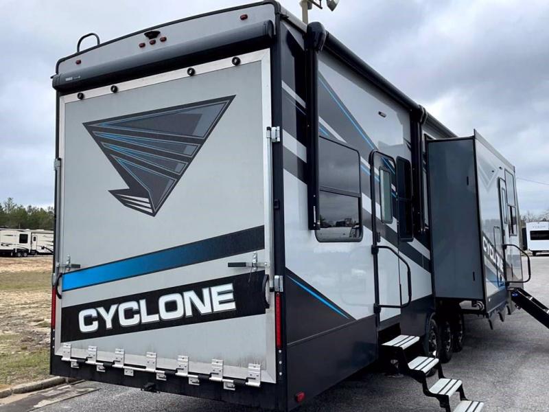 2021 Heartland RV CYCLONE 4006 in Defuniak Springs, FL | Trailer Trader