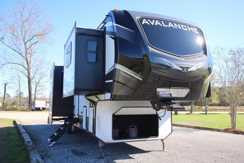 2020 Keystone RV Avalanche 383FL 2020 Keystone RV Avalanche 383FL