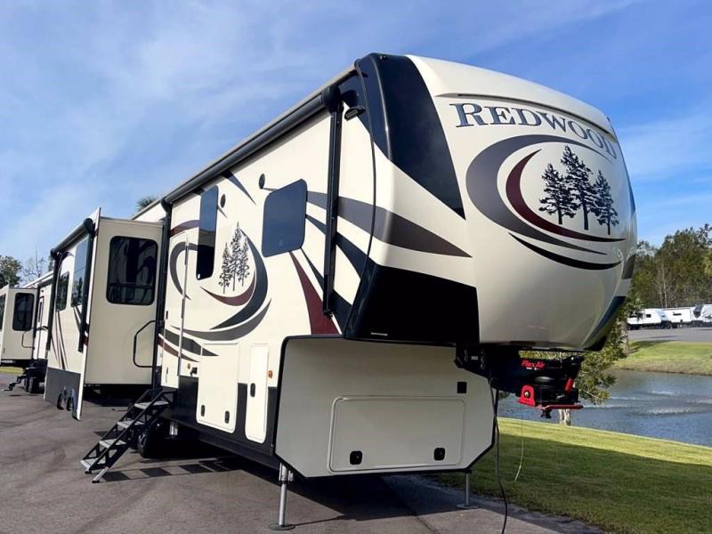 2017 Crossroads RV REDWOOD 3401RL 2017 Crossroads RV REDWOOD 3401RL