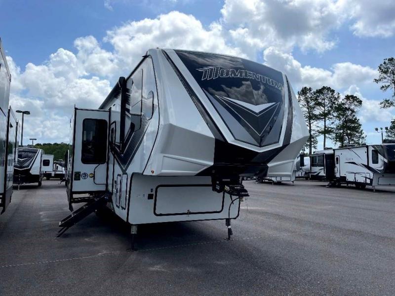 2022 Grand Design RV MOMENTUM 349M-R 2022 Grand Design RV MOMENTUM 349M-R